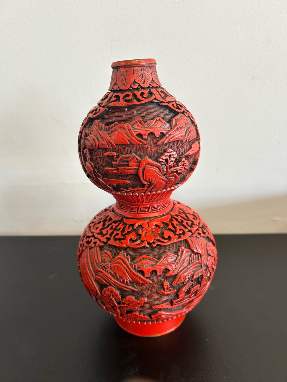Red Carved Double-Gourd Decorative Vase - Brand: - Picture 2 of 7